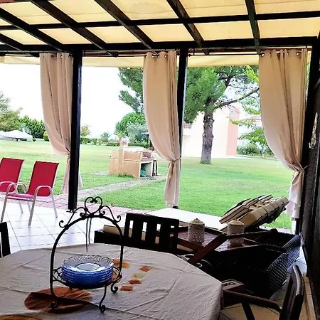 Nicol Semesterbostad Neos Marmaras