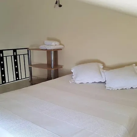 Nicol Semesterbostad *