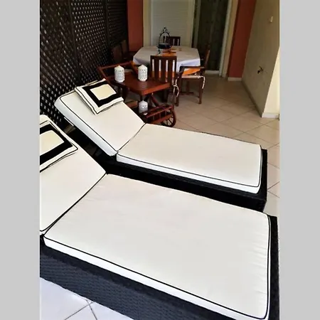 Nicol Semesterbostad Neos Marmaras