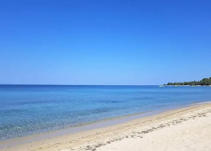 Nicol * Neos Marmaras